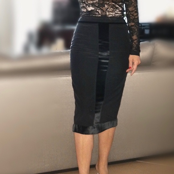Yves Saint Laurent Dresses & Skirts - Yves Saint Laurent Vintage Tuxedo Skirt SZ36 Yves Saint Laurent Dresses & Skirts - Yves Saint Laurent Vintage Tuxedo Skirt SZ36